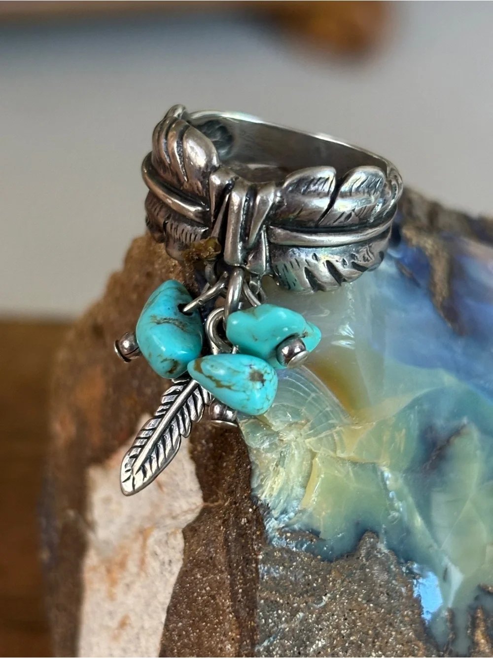 Vintage Turquoise Nuggets Feather Charm Sterling Silver Ring - size 5.5 - Picture 13 of 14